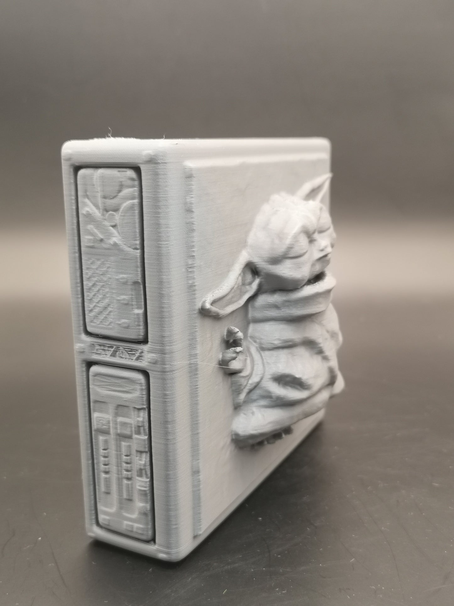 Grogu, Carbonite
